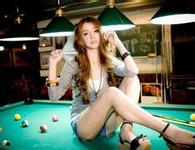 Paulina Haning-Bullu poker table size 